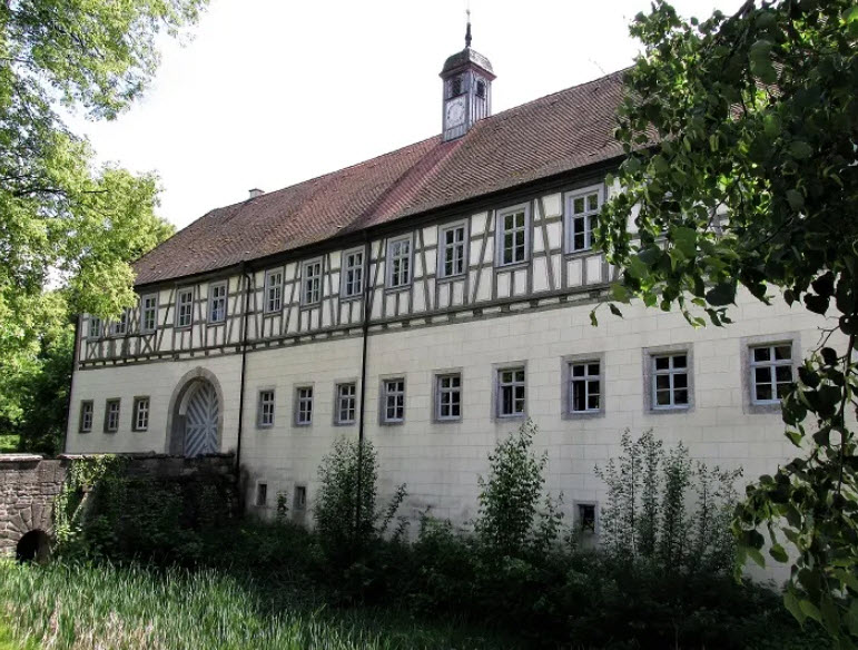 Erkenbrechtshausen Moated Castle, Germany